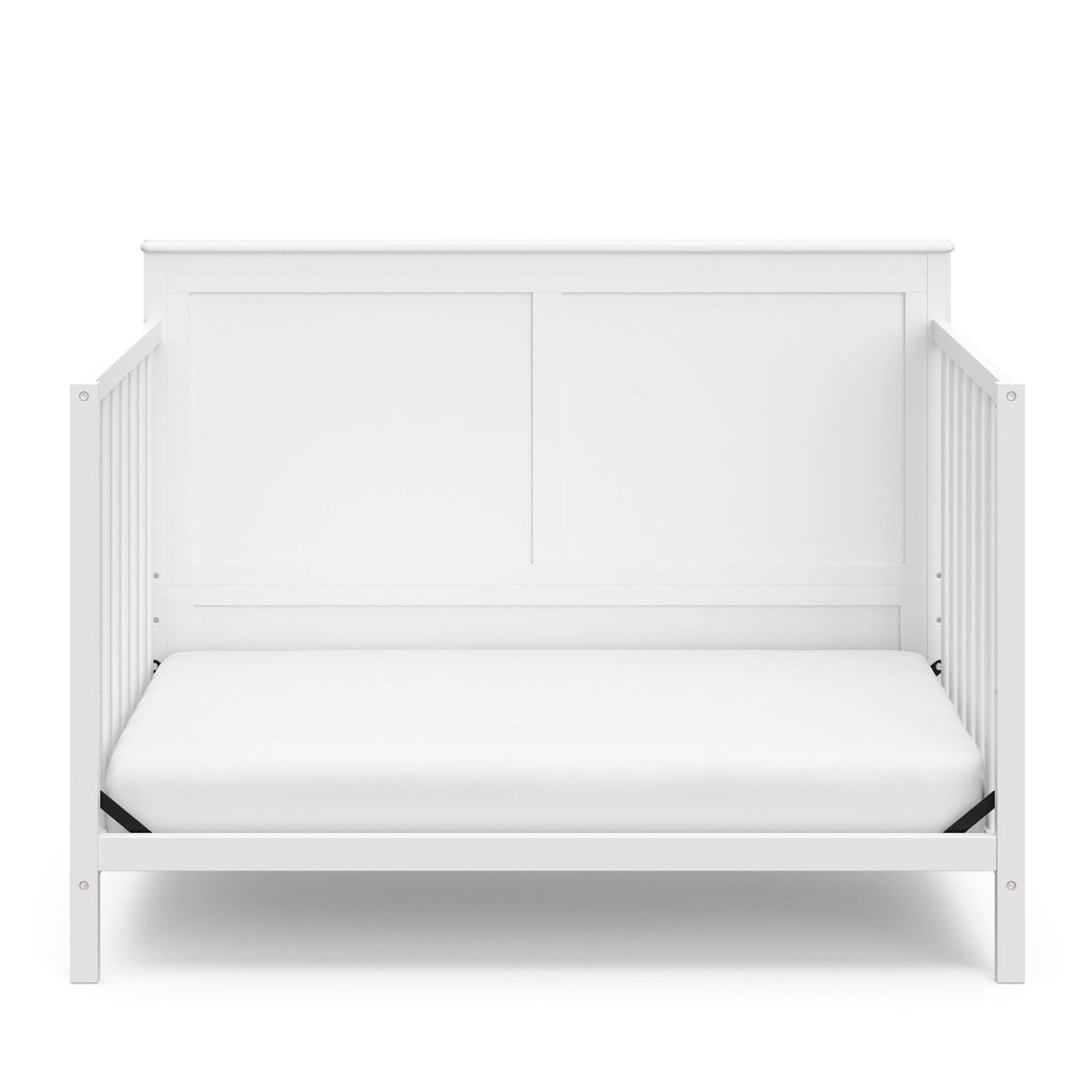 White 4-in-1 Convertible Crib I47272