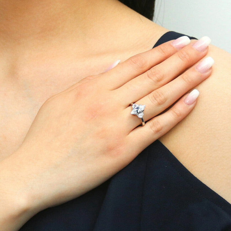 14K White Gold Moissanite Diamond Engagement Ring J282310