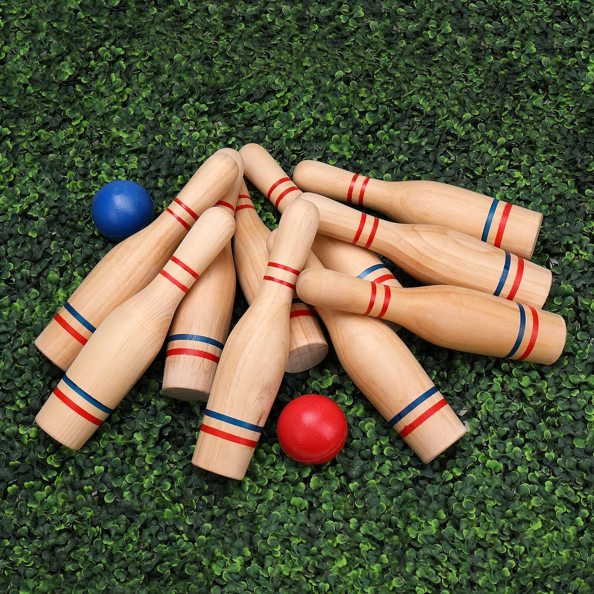 11 Pins Wooden Lawn Bowling Skittles Set with Carrying Mesh Bag N880
