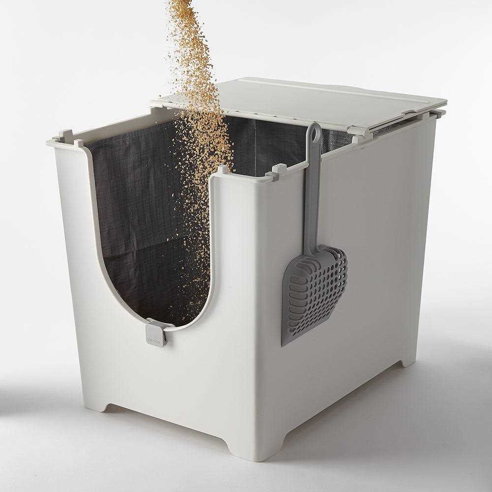 Flip Litter Box with Scoop and Reusable Liner G8198